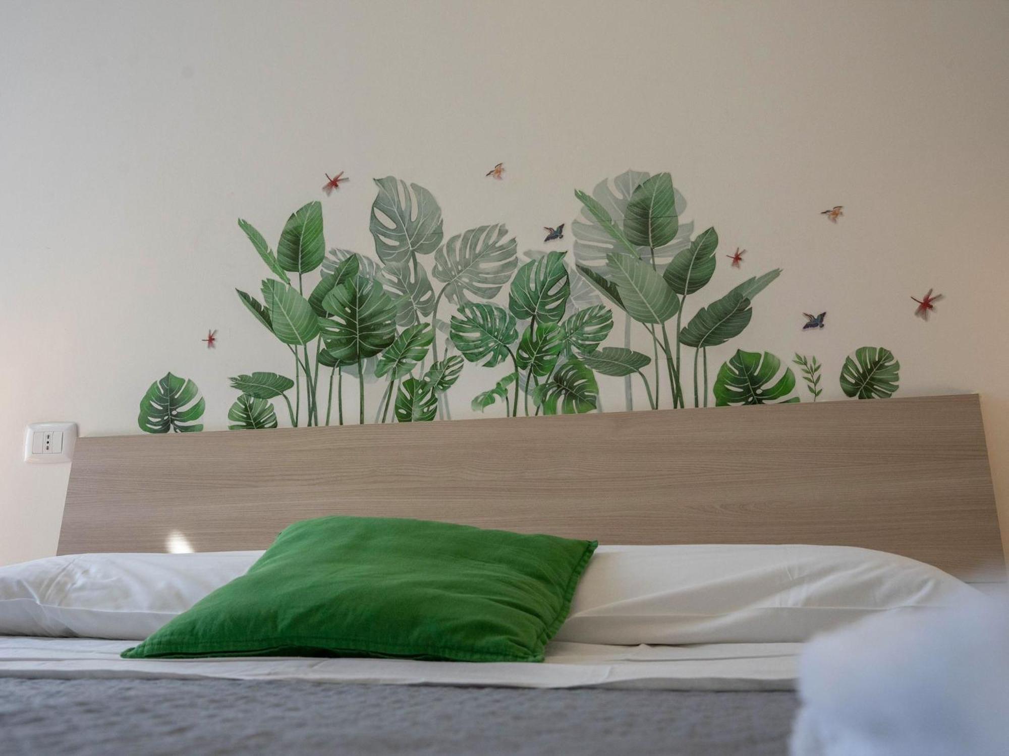 F.A.M. Rooms Чампино Екстериор снимка