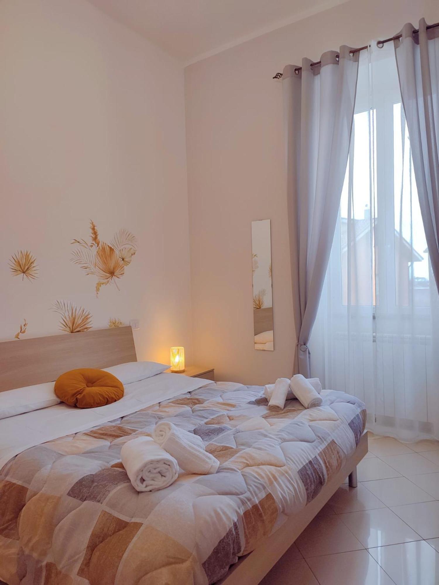 F.A.M. Rooms Чампино Екстериор снимка