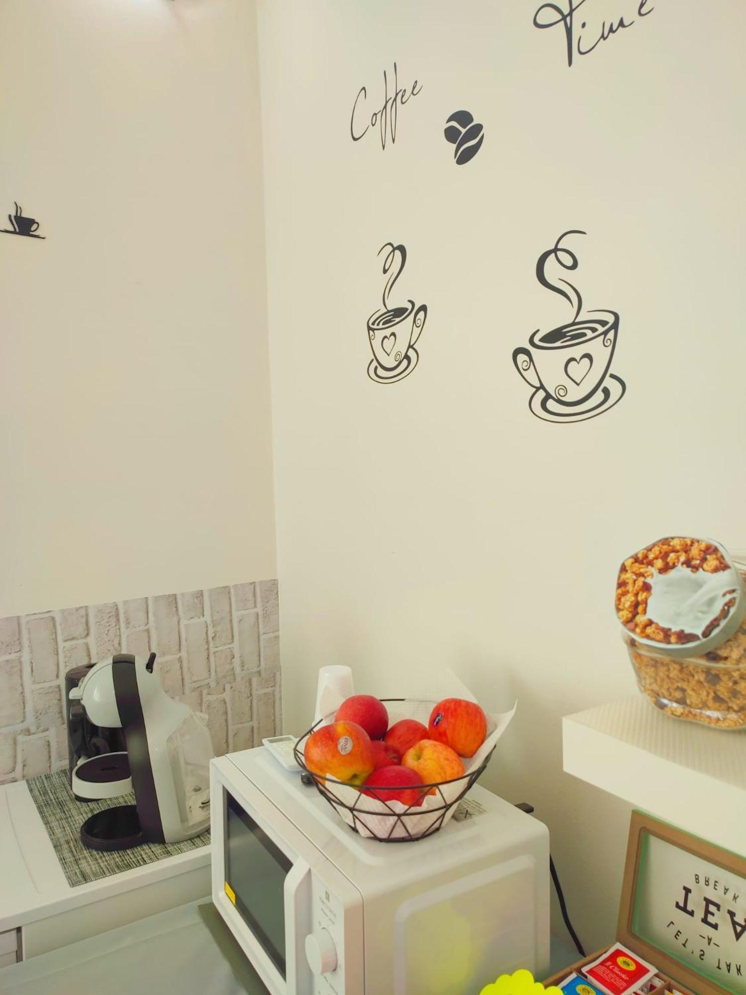 F.A.M. Rooms Чампино Екстериор снимка